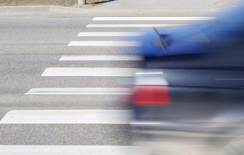 Dębicka drogówka w akcji: Dwóch kierowców straciło prawa jazdy za znaczne przekroczenie prędkości