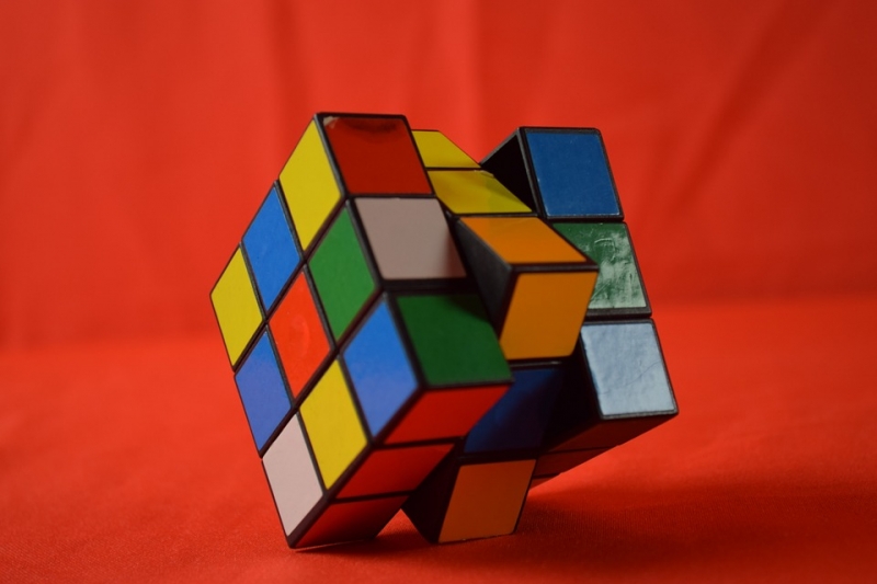 Mistrz w układaniu kostki Rubika