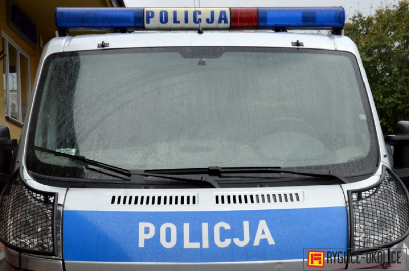 Policja szuka świadków: Uszkodzenia samochodów w Tuchowie